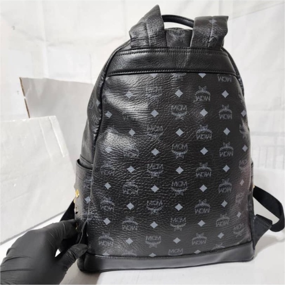 Authentic MCM Visetos Stark Leather Backpack Black/Gold main image 8